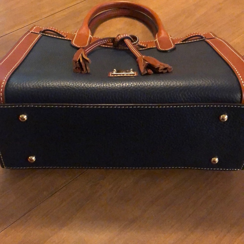 NWOT Dooney & Bourke Ariel Satchel - Leather - Picture 2 of 3